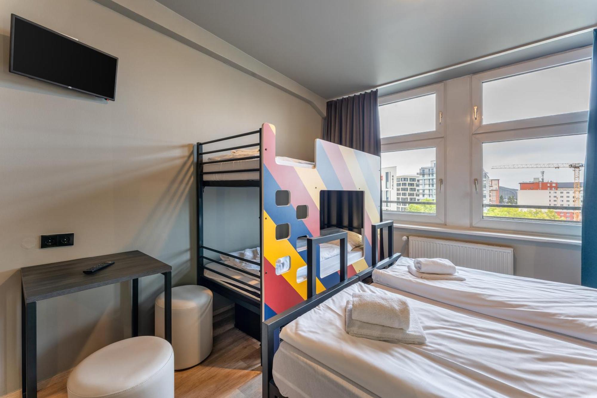 A&O Hamburg Hauptbahnhof Hostel Room photo